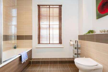 Central, Stunning 2 Bed Apartment With Parking! Cambridge  Exterior photo